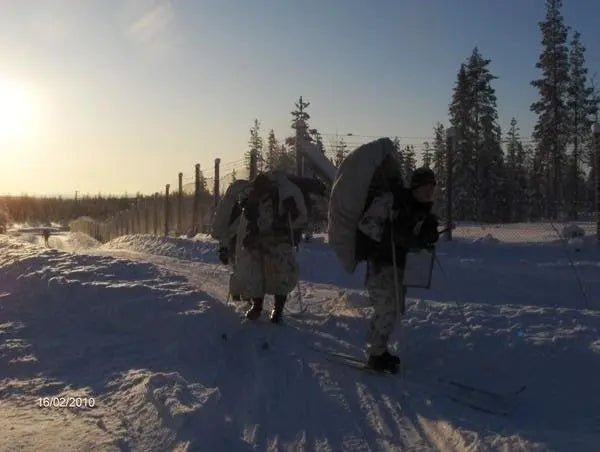 Mitä eroa on laskuvarjojääkärillä ja erikoisrajajääkärillä? - Korpitraining